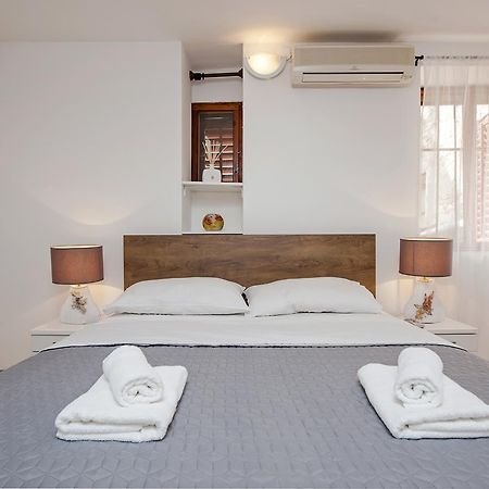 Apartment Marconi Ровинь Экстерьер фото